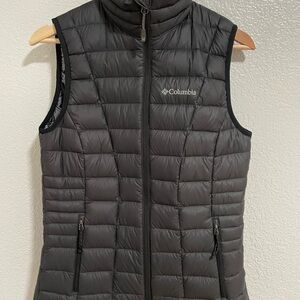 Columbia Women's Black Puffer Vest